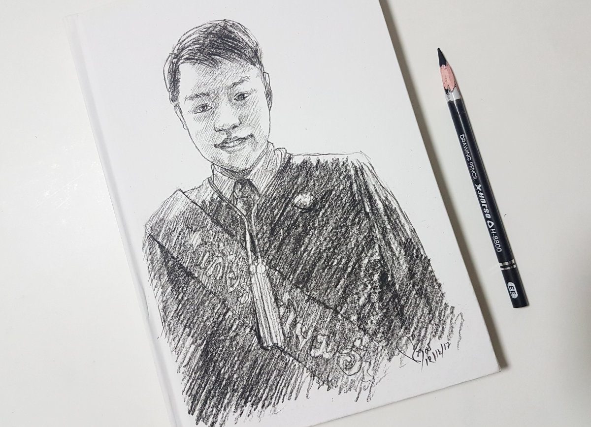 วาดภาพเหมือนสไตล์ลายเส้นดินสอ วาด Drawing ลงบนปกสมุดสำหรับของที่ระลึก