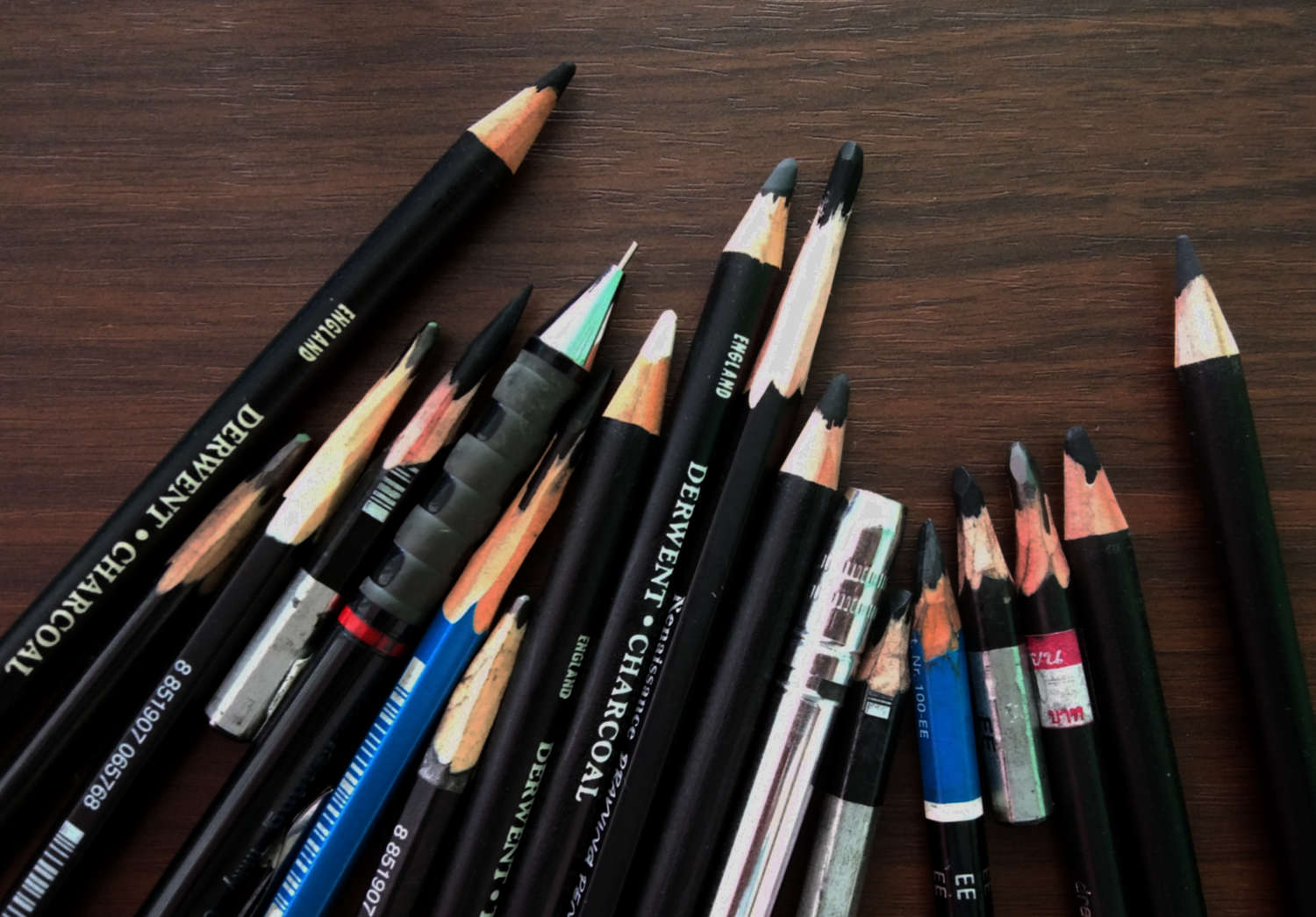 เลือกดินสออย่างไรให้เหมาะสำหรับงานวาดภาพลายเส้น