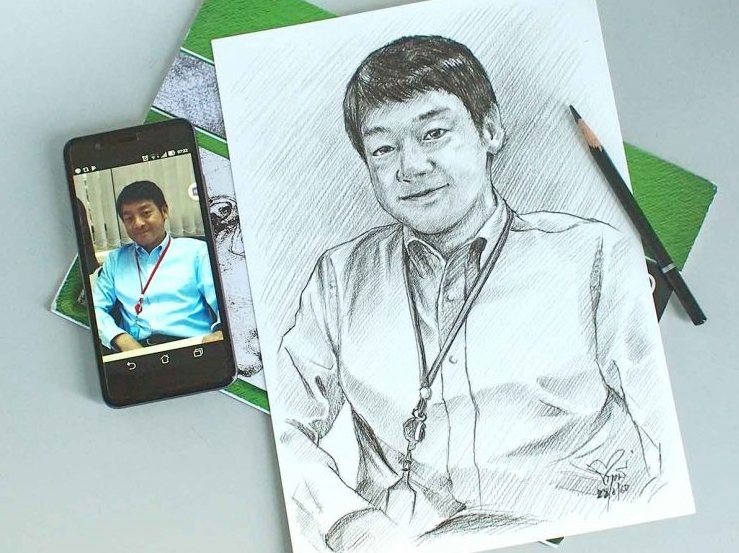 เปรียบเทียบผลงาน วาดภาพเหมือนลายเส้น กับภาพต้นแบบ